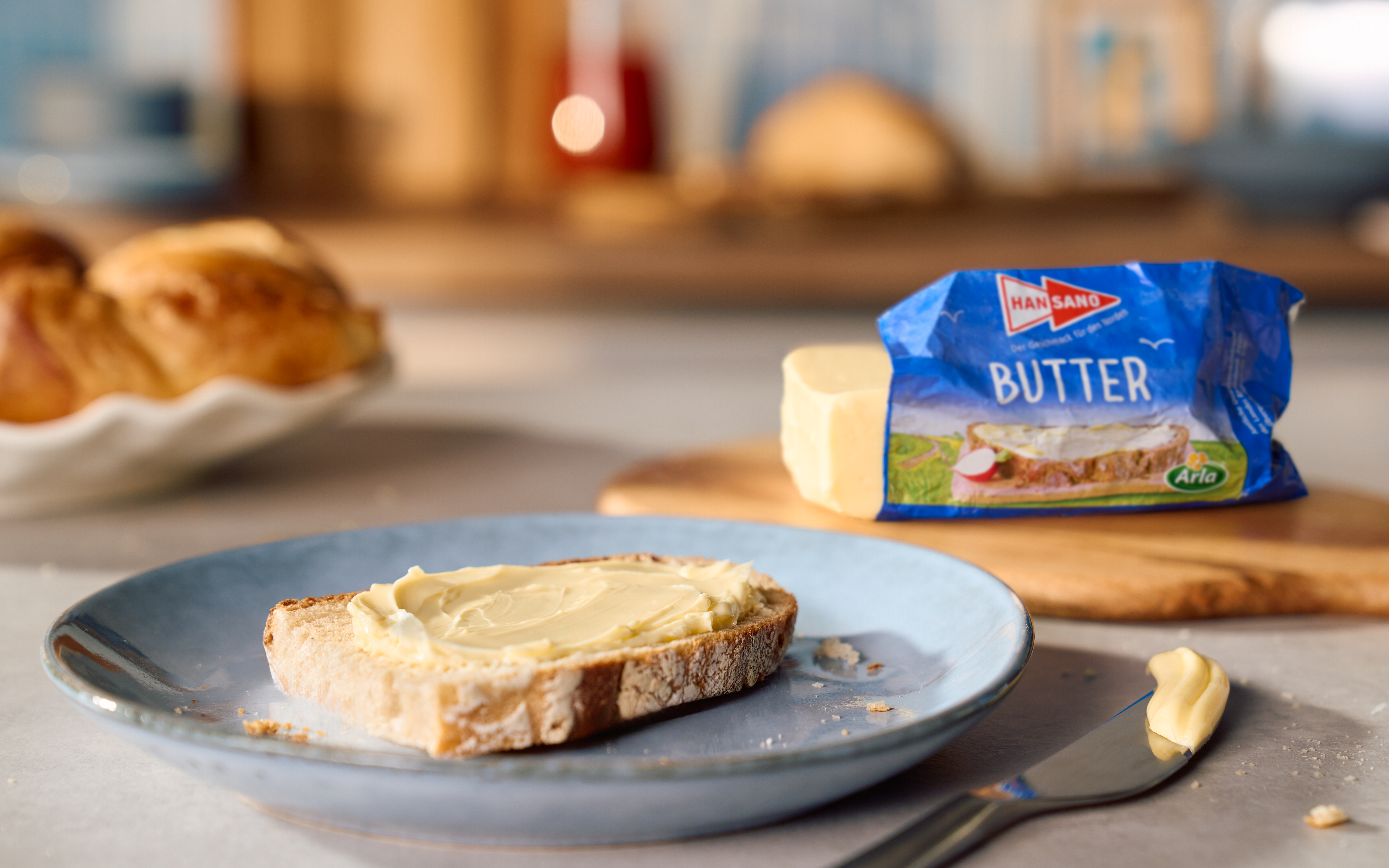 Jetzt ma’ Butter bei die Tische!
